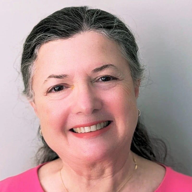 Saadet Roach - Xarici Dillər Direktoru